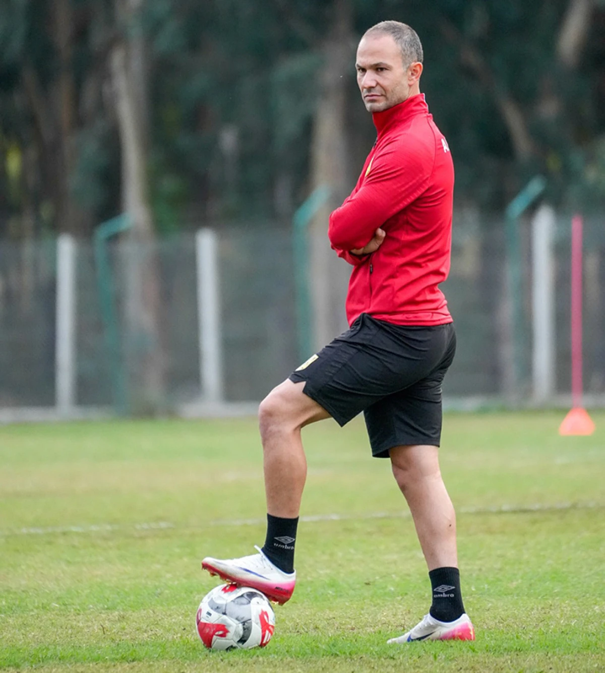  Adana 01 Futbol Kulübü Teknik Direktörü Ömer Faruk Mahir:  Taraftarımızı yanımızda  görmek istiyoruz