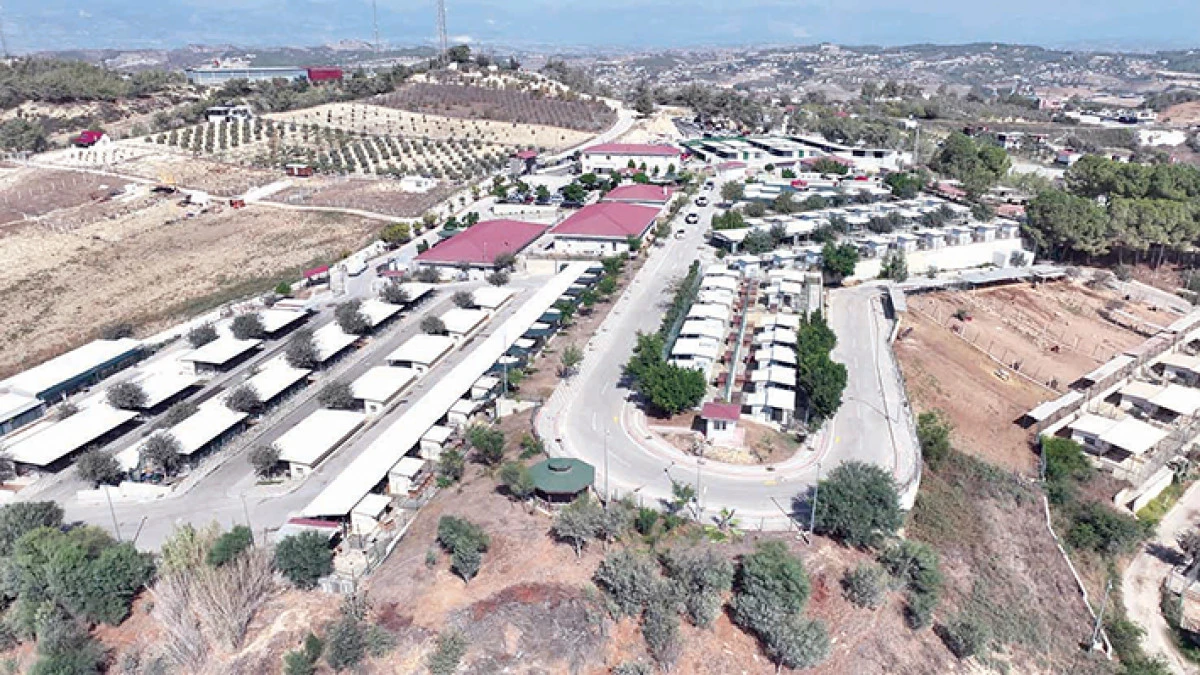 Adana Büyükşehir Hayvan Bakımevi’nin 8 ay önce Zeydan Karalar tarafından temeli atılan ek tesisi hizmete girdi