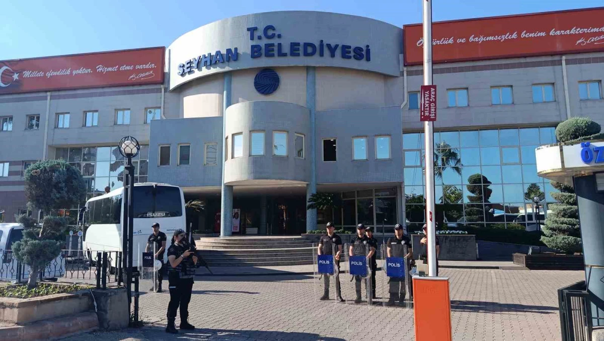 Adana Seyhan ve Ceyhan belediyelerine operasyon 
