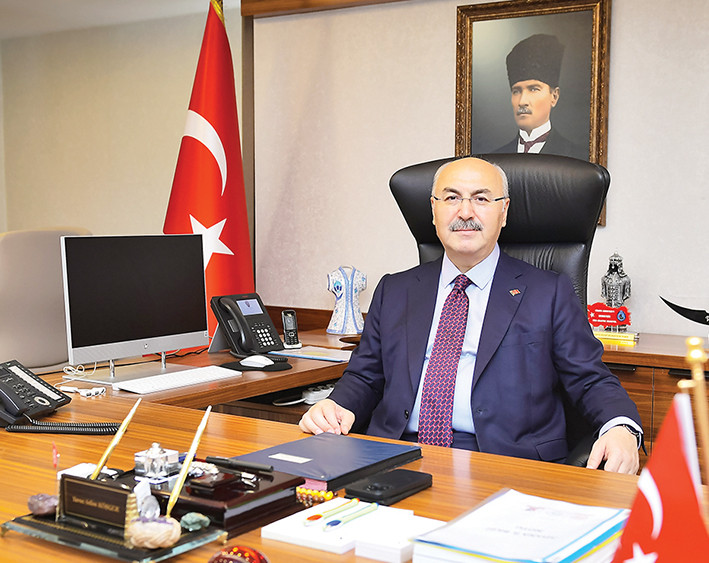 Adana Valisi Köşger:  Öğretmenlerimiz; emek, sabır ve hoşgörünün timsali olmuşlardır