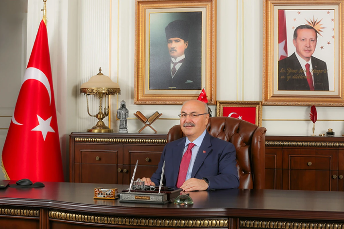 Adana Valisi Yavuz Selim Köşger: Cumhuriyetimizin 102. yılı kutlu olsun!