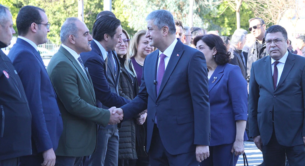 Adana Valisisi Mustafa Yavuz g&ouml;reve başladı