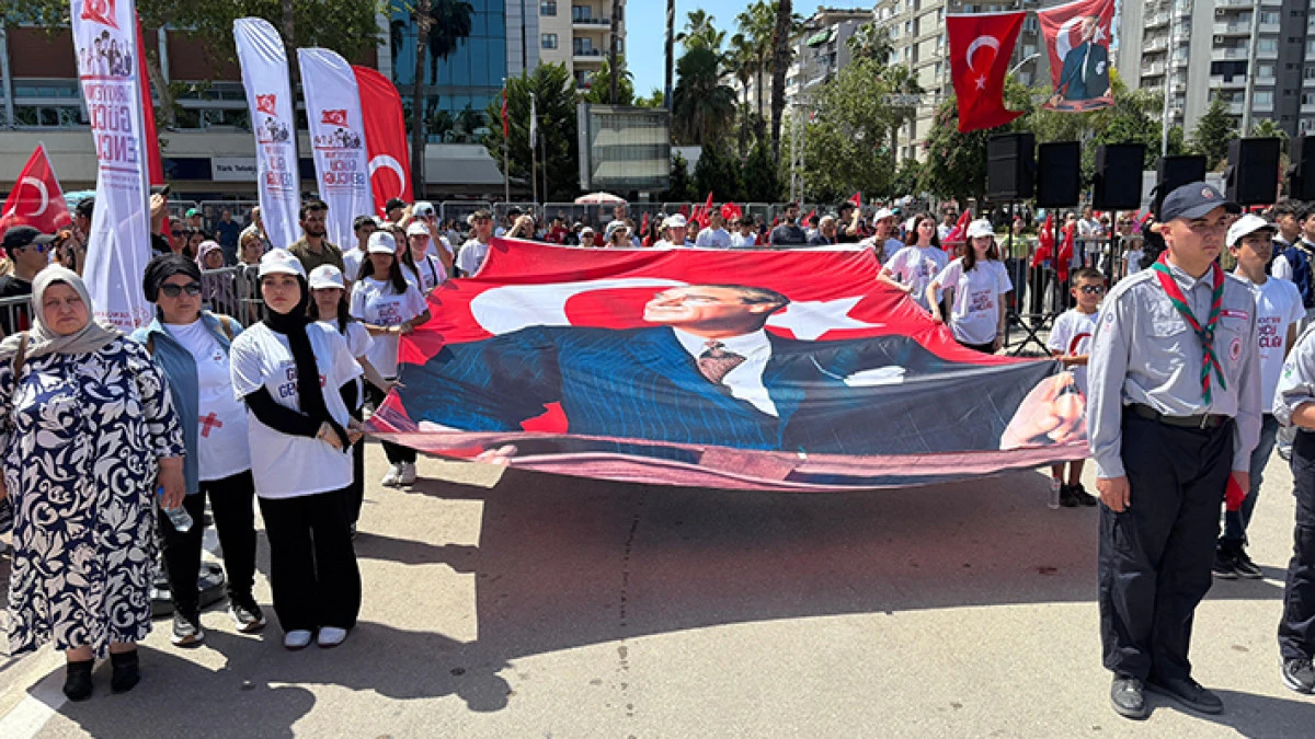 Adana'da 19 Mayıs Atatürk'ü Anma, Gençlik ve Spor Bayramı coşkusu     