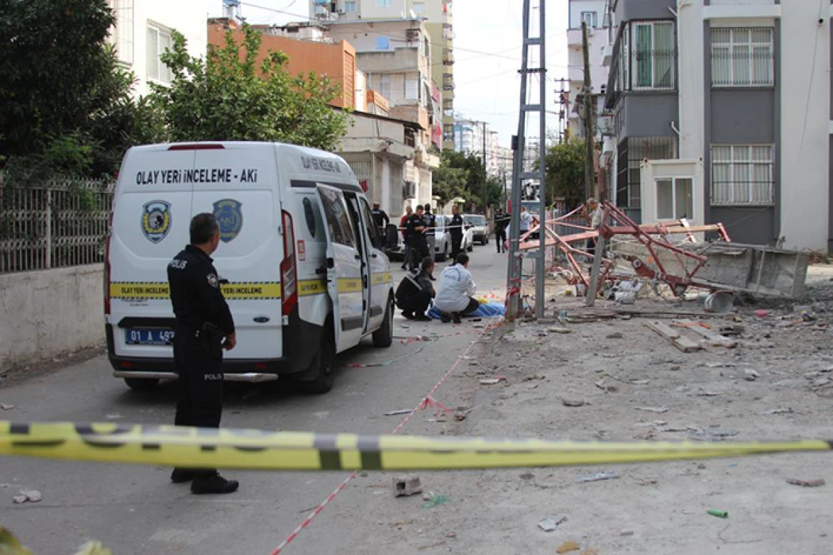 Adana'da demir iskele zemine çakıldı: 1 ölü, 1 yaralı     