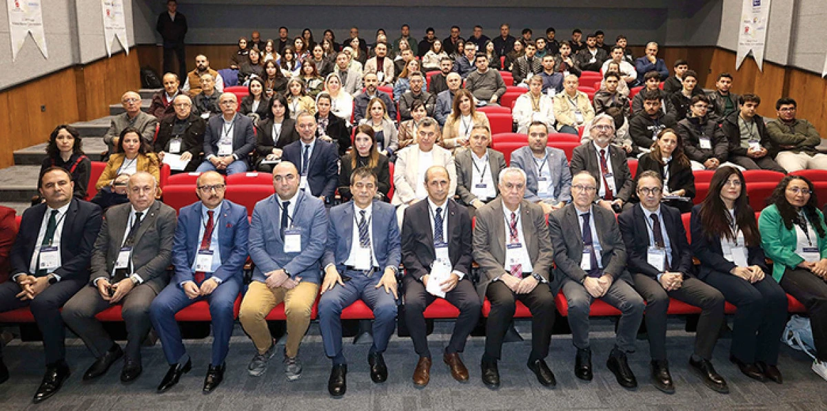 Adana’da mesleki eğitim konferansı: Uyum sağlama  hızımızla belirlenecek