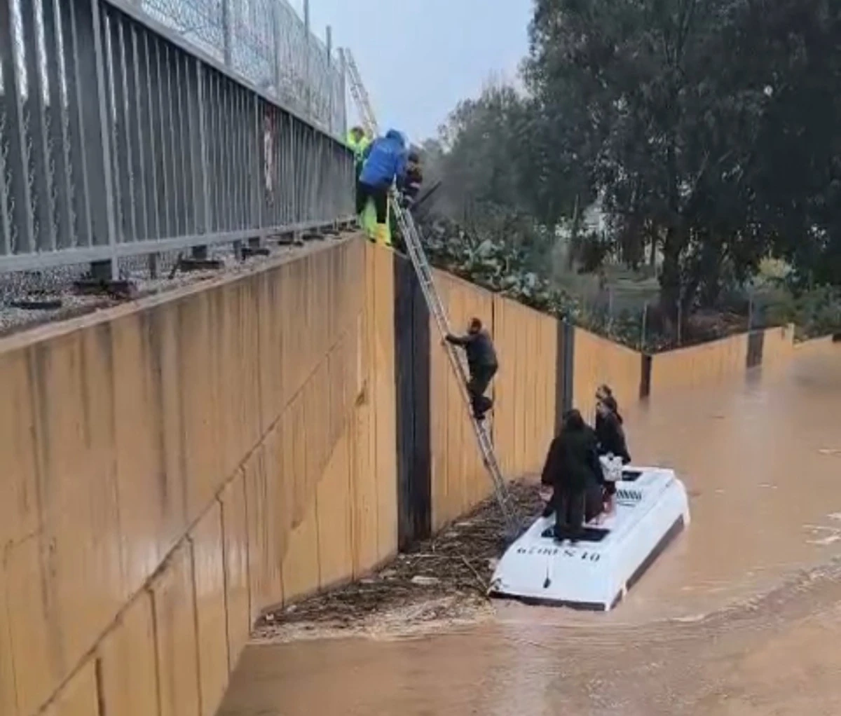 Adana&rsquo;da metrekareye 138 kilogram yağış d&uuml;şt&uuml;, bin 257 su baskını meydana geldi 