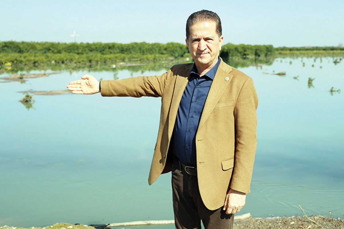 Adana'da sel suları tarım arazilerini sular altında bıraktı