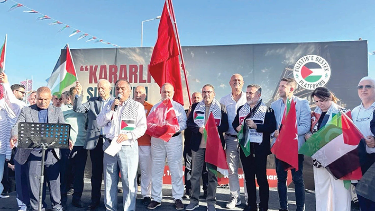 Adana'da tekneler Küresel Sumud Filosu'na destek için Akdeniz'e açıldı