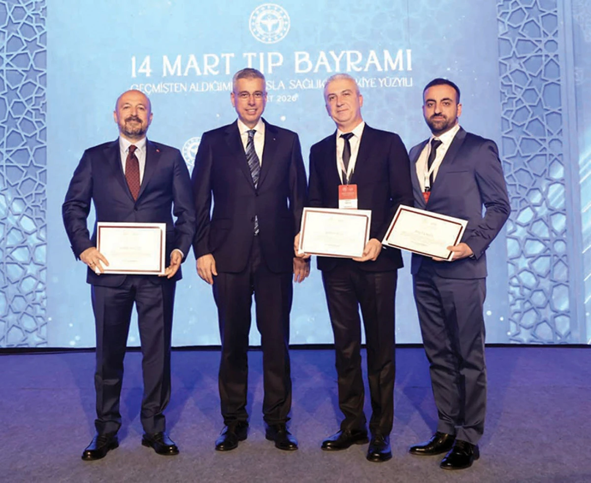 Adanalı sağlık&ccedil;ılara "Yılın Hekimi"   ve "Yılın Sağlık &Ccedil;alışanı" &ouml;d&uuml;l&uuml;