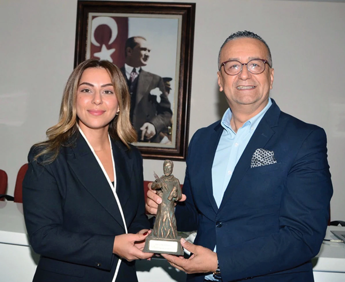ADEO&rsquo;dan &lsquo;Kurucu Felsefenin Evrimi ve Atat&uuml;rk&rsquo; s&ouml;yleşisi