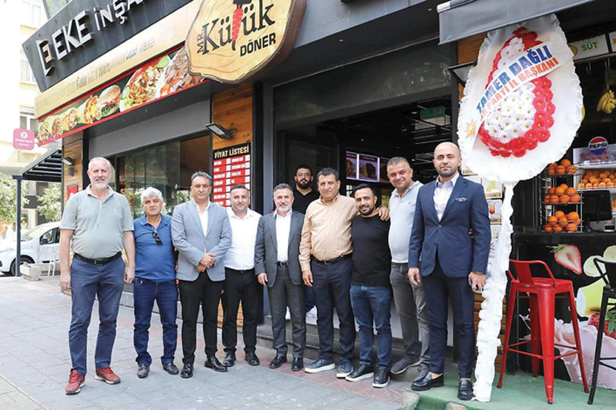 AK Parti Adana il Başkanı Tamer Dağlı:  Esnafımızın   her zaman yanındayız