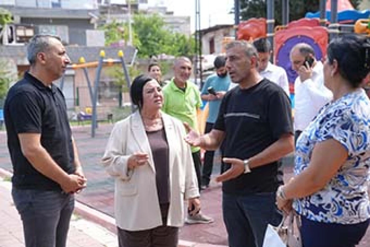 Akkan &ldquo;Mahalle Mahalle&rdquo;   Seyhan&rsquo;ı dinliyor
