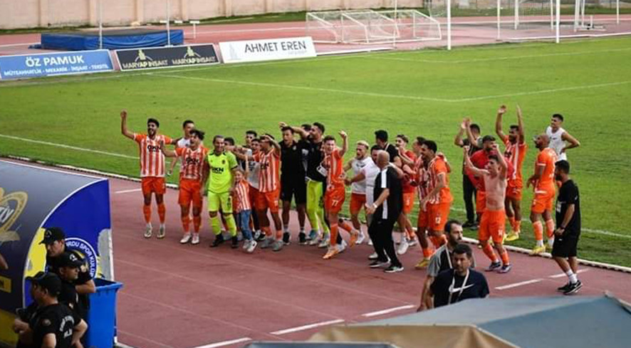 Alkışlar Adana 1954 FK'ya: 1-3