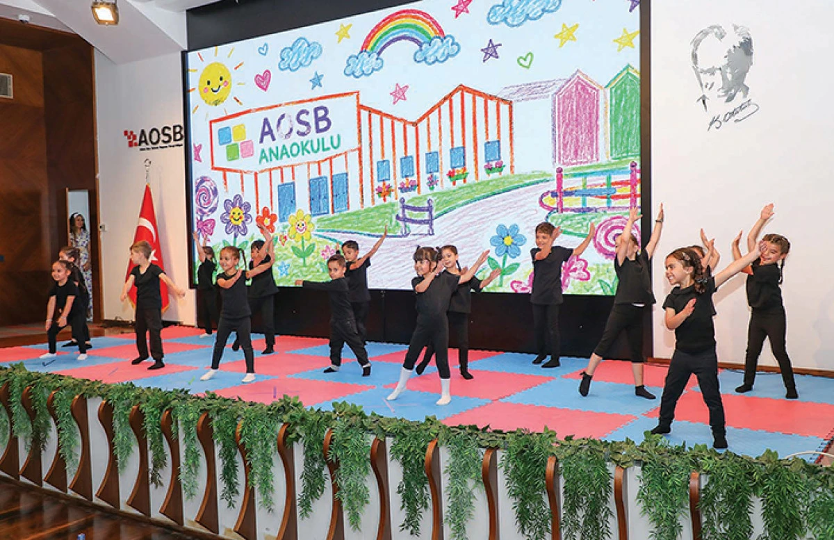 AOSB Anaokulu&rsquo;nda ilk mezuniyet heyecanı:  Minik mezunlar   b&uuml;y&uuml;k gurur yaşattı