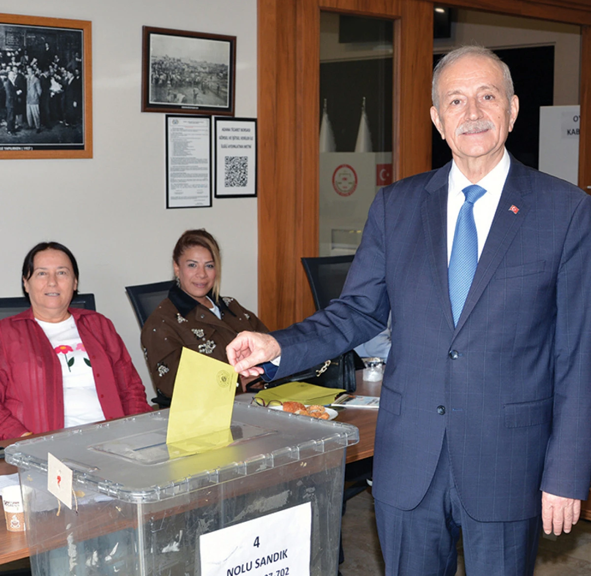 &ldquo;Asırlık Ticaret Borsası emin ellerde&rdquo;