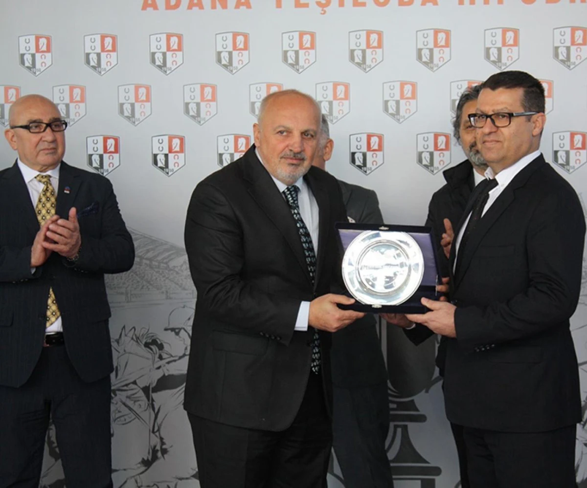 Atlar TSYD i&ccedil;in koştu