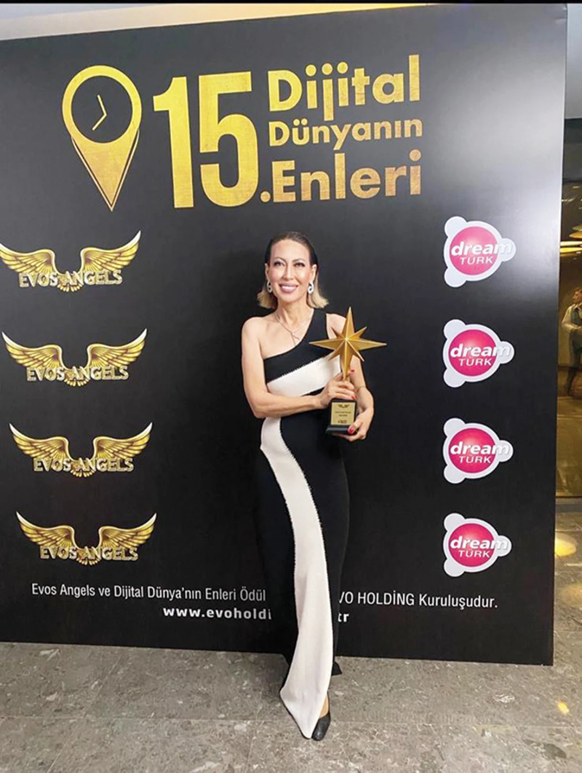 Aylin Özberk  ödüle doymuyor