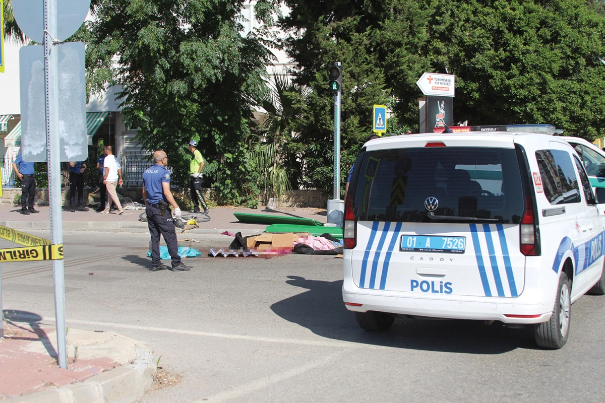 Bisikletli adam kamyonun altında kalarak hayatını kaybetti     