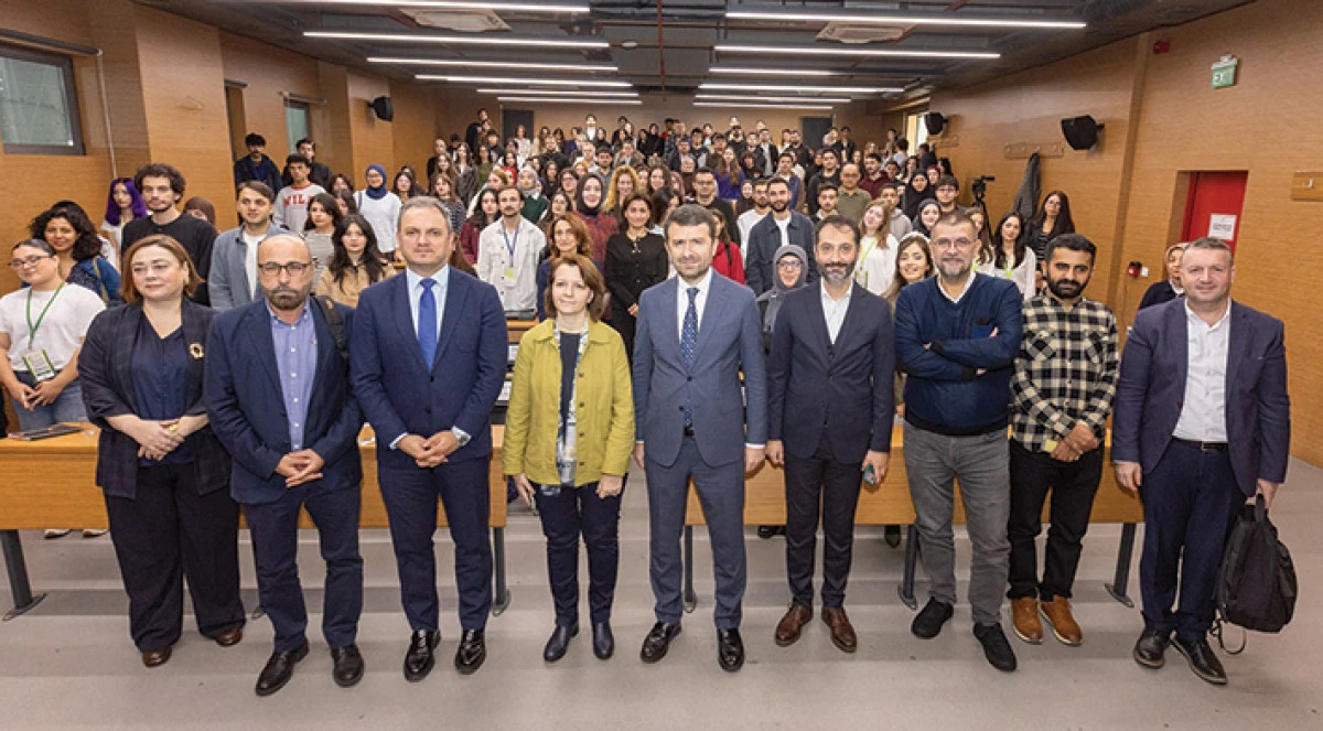 &Ccedil;ay, İstanbul &Uuml;niversitesi iletişim Fak&uuml;ltesi &ouml;ğrencileriyle buluştu