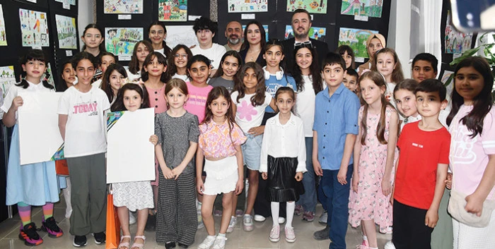Çocuklar, 14 yaşındaki Minguzzi’yi resmetti