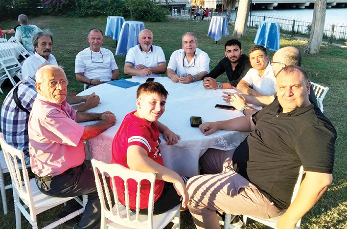 &Ccedil;ukurova Gazeteciler Cemiyeti &uuml;yeleri Sosyal Tesiste bir araya geldi
