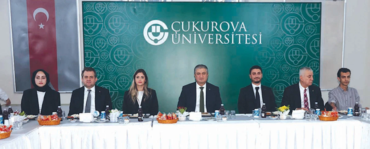 &Ccedil;ukurova &Uuml;niversitesinde iftar coşkusu