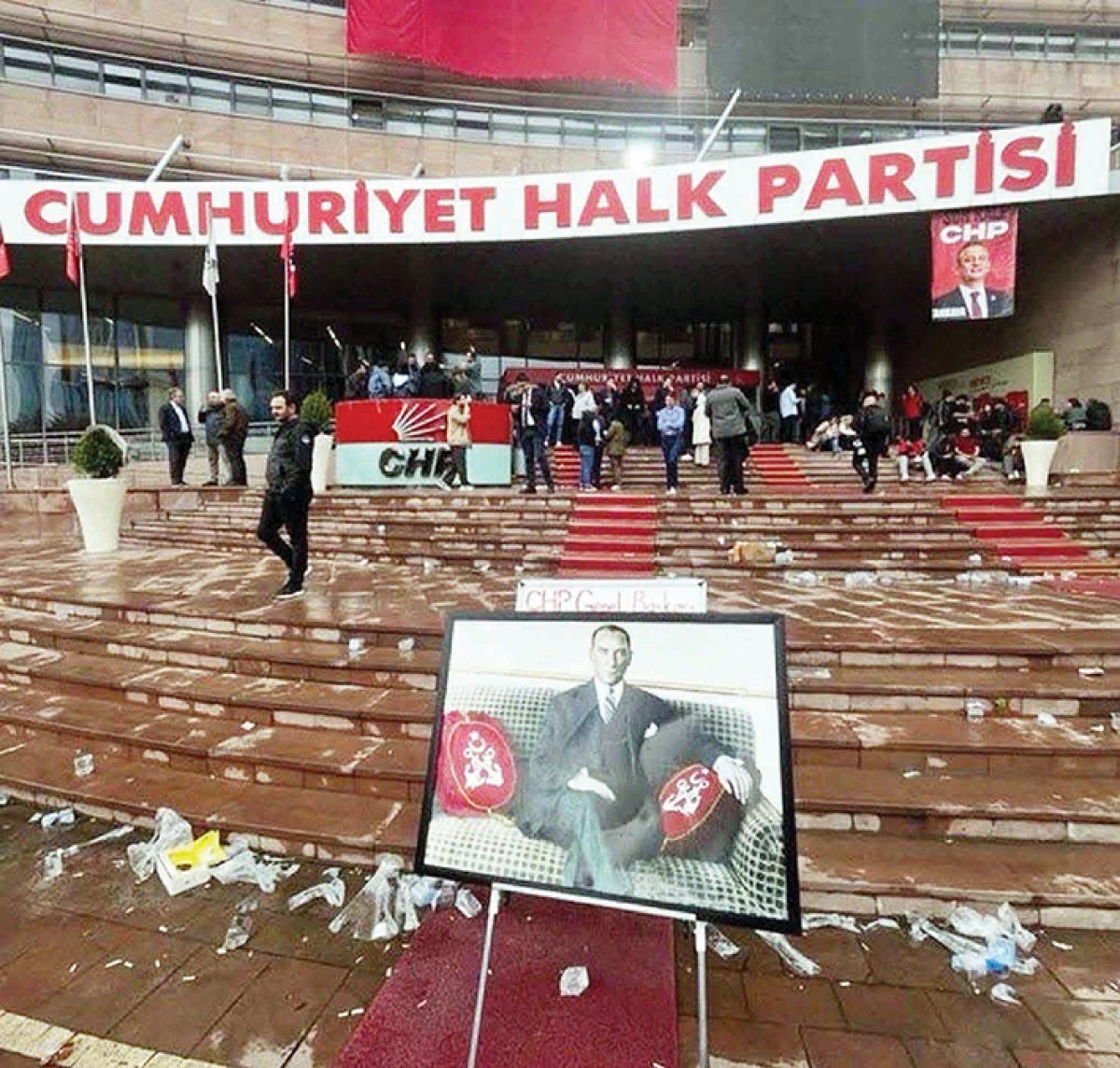 &ldquo;Demokrasi tarihine kara bir  leke olarak d&uuml;şm&uuml;şt&uuml;r&rdquo;