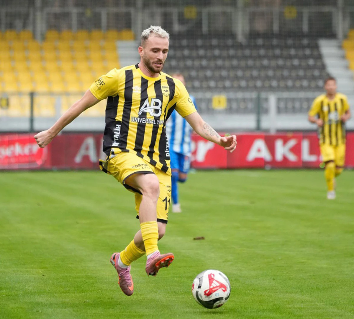 Denizhan Taşkan  performansıyla dikkat &ccedil;ekiyor