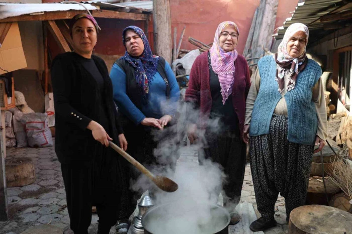Doğadaki zehirli ot kara kazanda şifaya d&ouml;n&uuml;ş&uuml;yor 