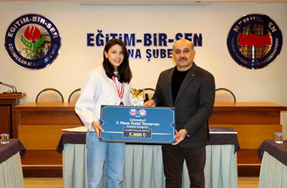  Eğitim-Bir-Sen'den &ouml;d&uuml;ll&uuml; 2. Masa Tenisi Turnuvası: Adana'da raketler dostluk i&ccedil;in sallandı  