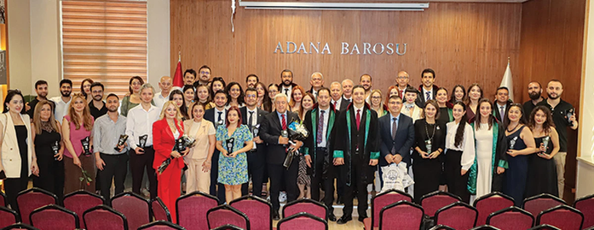 Emek veren Avukatlara plaket