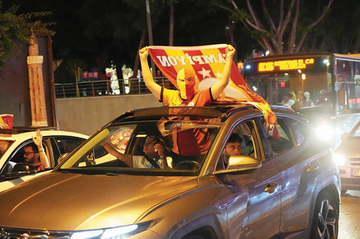   Galatasaray'ın  şampiyonluğunu  kutlayan sürücüye ceza