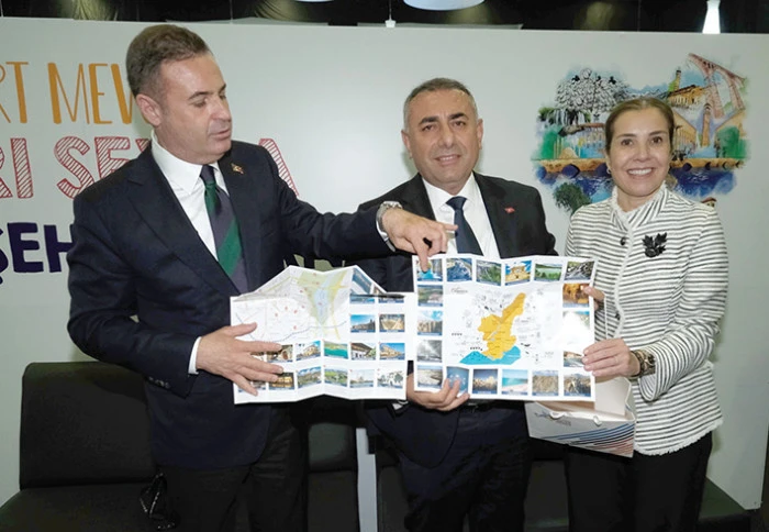 Ge&ccedil;er, Antalya&rsquo;da  Adana&rsquo;yı tanıttı