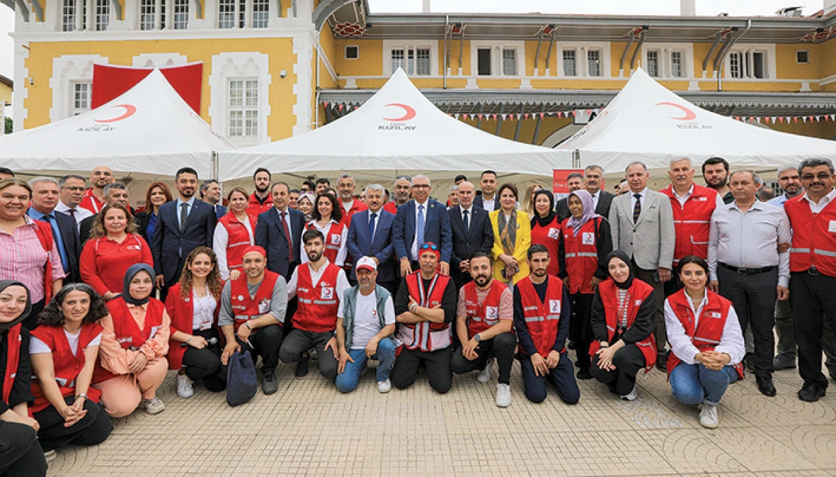 Kızılay 3 milyon &uuml;niteye ulaştı