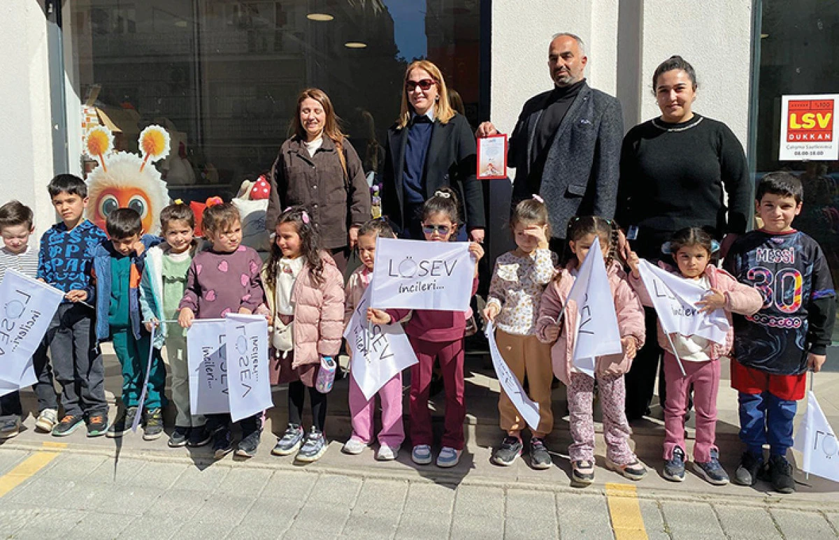 Mimar Kemal İlkokulu&rsquo;ndan Anlamlı Dayanışma: Ramazan kolileri L&Ouml;SEV&rsquo;e ulaştırıldı