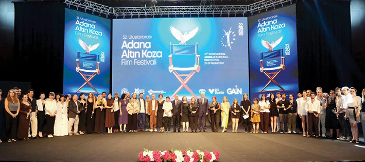 ‘O Da Bir Şey Mi’ Altın Koza’ya damga vurdu