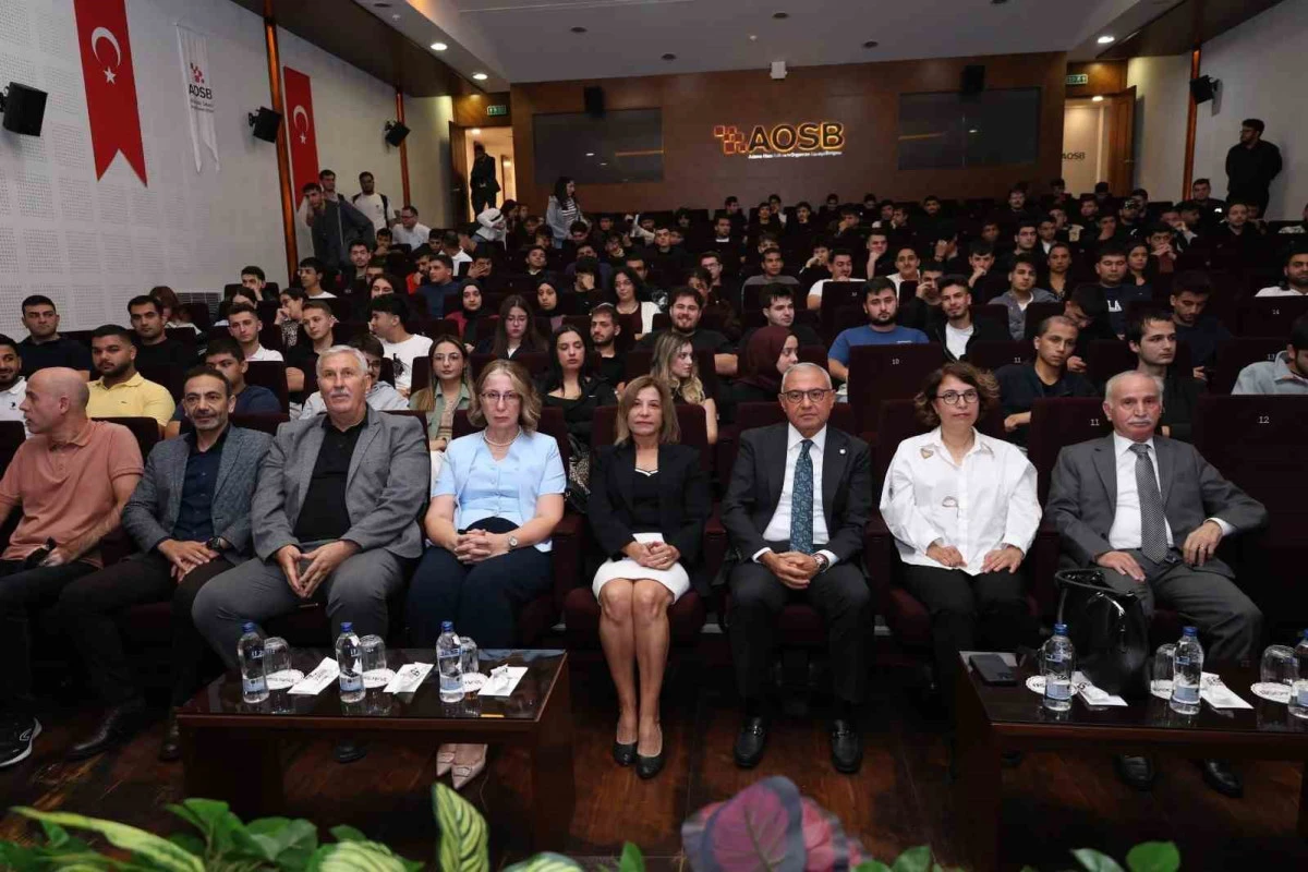 &Ouml;ğrenciler, sanayi sekt&ouml;r&uuml; ve kariyer fırsatları hakkında bilgilendirildi 
