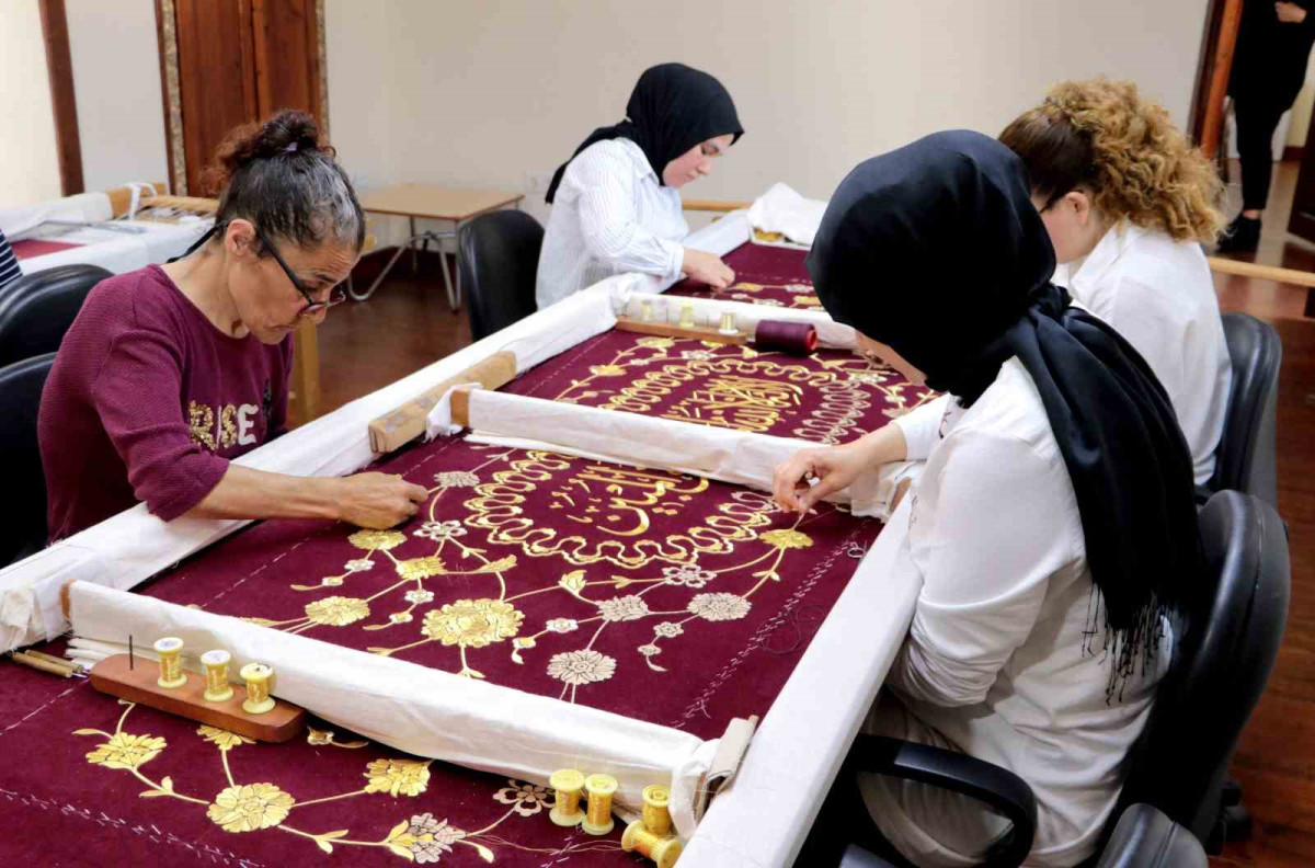 Osmanlı puşideleri Adana’da ilmek ilmek işleniyor 