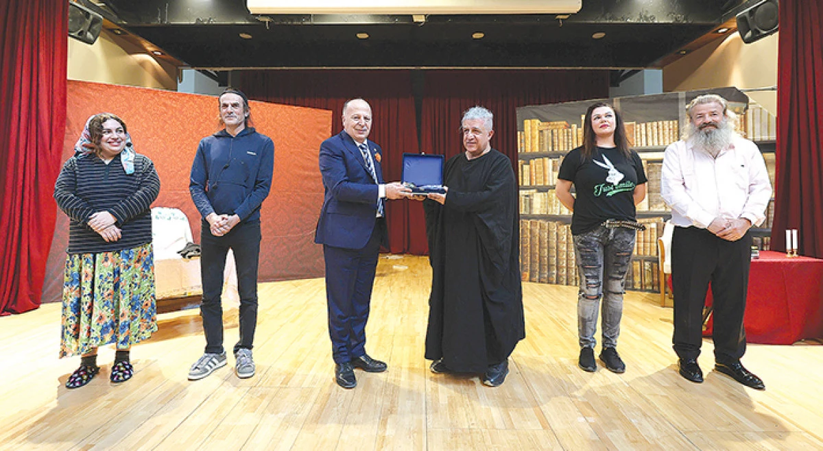  “Pembe aslında siyahtır” ilgi gördü