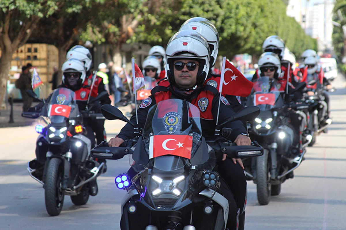 Polisimizin gurur g&uuml;n&uuml;n&uuml; kutladı