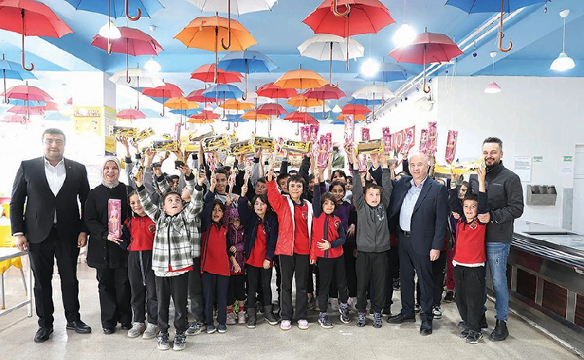 Sağlıkçılar,  öğrencilerinin  gönlüne dokundu