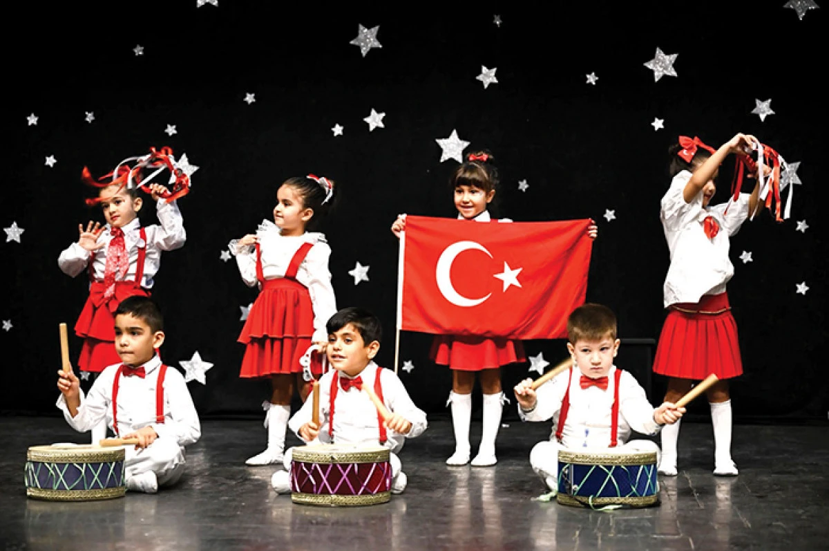 Seyhan'da Miniklerle Cumhuriyet Coşkusu