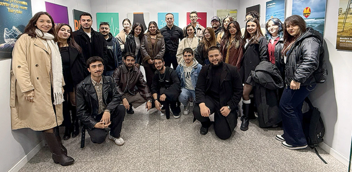 Sosyal i&ccedil;erikli afiş &ccedil;alışmaları  sanatseverle buluşturuldu