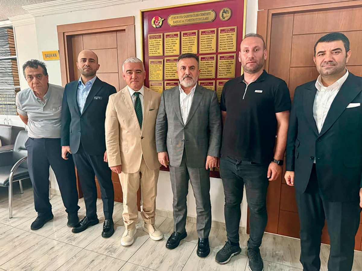 Tamer Dağlı, &Ccedil;ukurova Gazeteciler Cemiyeti'ni ziyaret etti