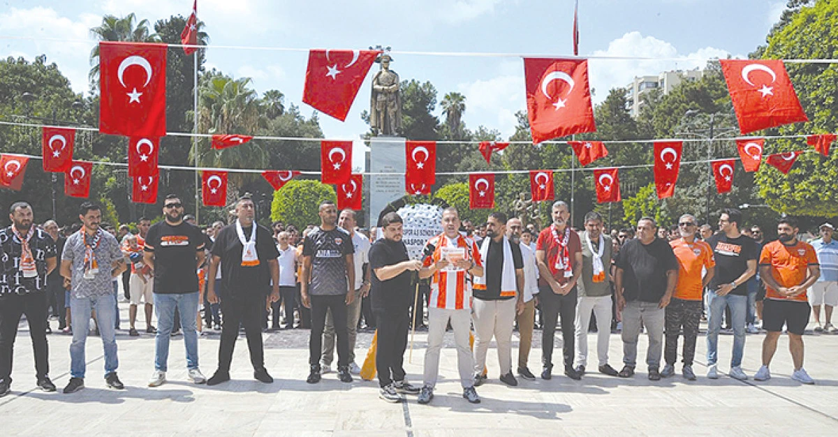 Taraftarlar, Adanaspor'a talip oldu