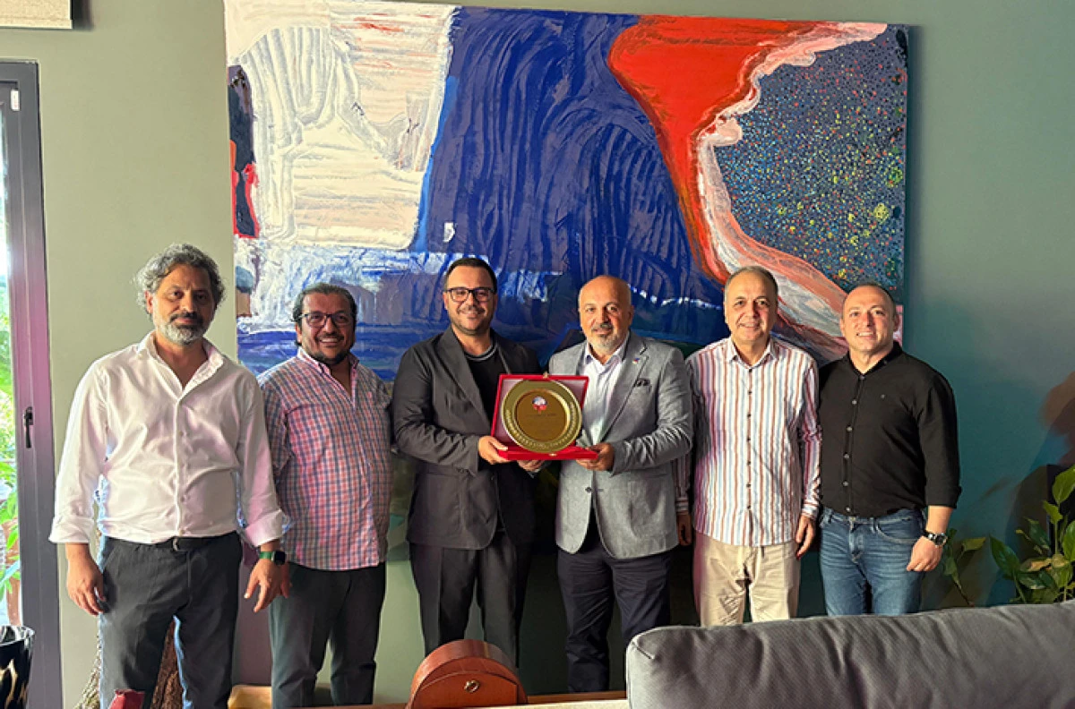 TSYD Adana Şubesi'nden  Gökhan Gündoğdu’ya plaket
