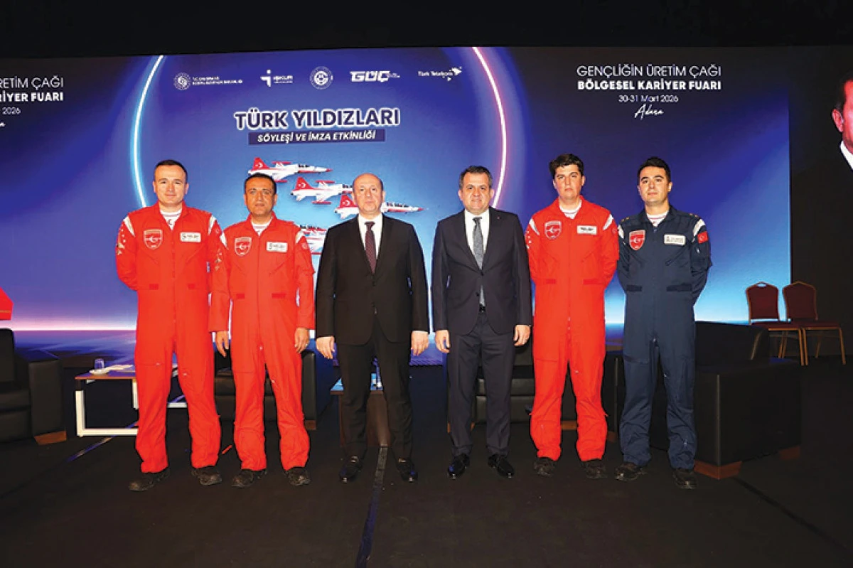 T&uuml;rk Yıldızları, gen&ccedil;lere   tecr&uuml;belerini anlattı