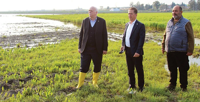     "&Uuml;reticilerimize muhakkak   nakdi yardım yapılması gerekiyor"