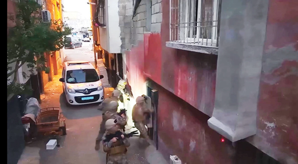 Uyuşturucu satıcılarına darbe