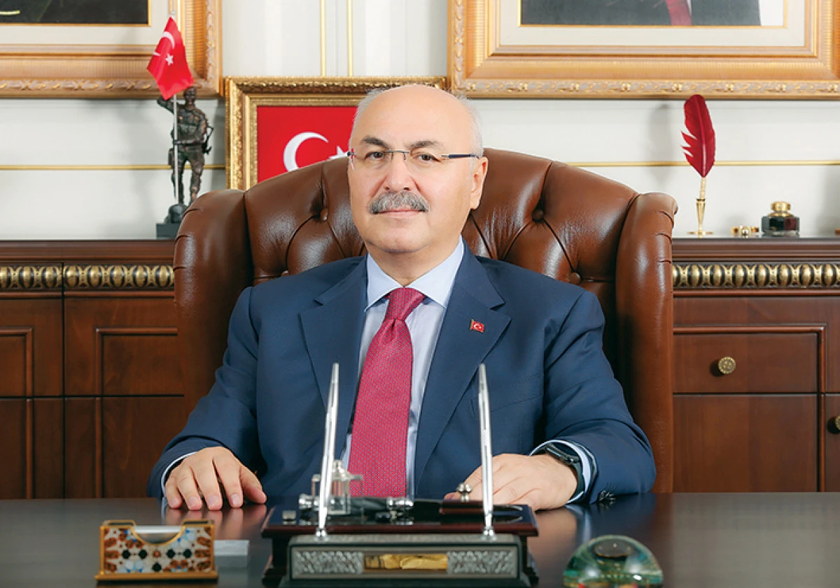 Vali K&ouml;şger&rsquo;den Yeni Yıl mesajı: Zulm&uuml;n tarihin karanlık   sayfalarına g&ouml;m&uuml;ld&uuml;ğ&uuml; bir yıl olsun